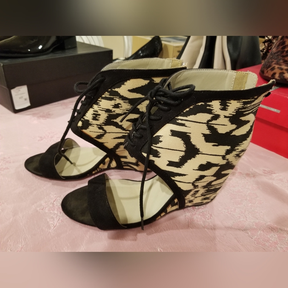 Qupid Black And Cream Shoes